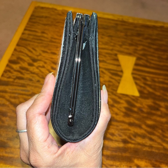 NYC Times Square Hard Shell Clutch With Chain Strap Purse - Picture 6 of 10